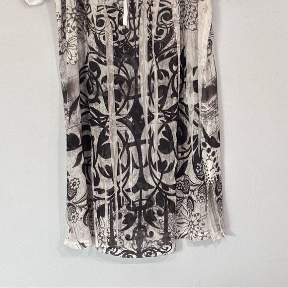 Unity World Wear Women’s Floral Sheer Blouse Swimwear Cover up Black White XL - Picture 4 of 13